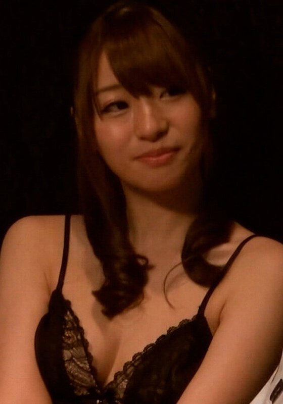 h 1724m634g00012pl.jpg